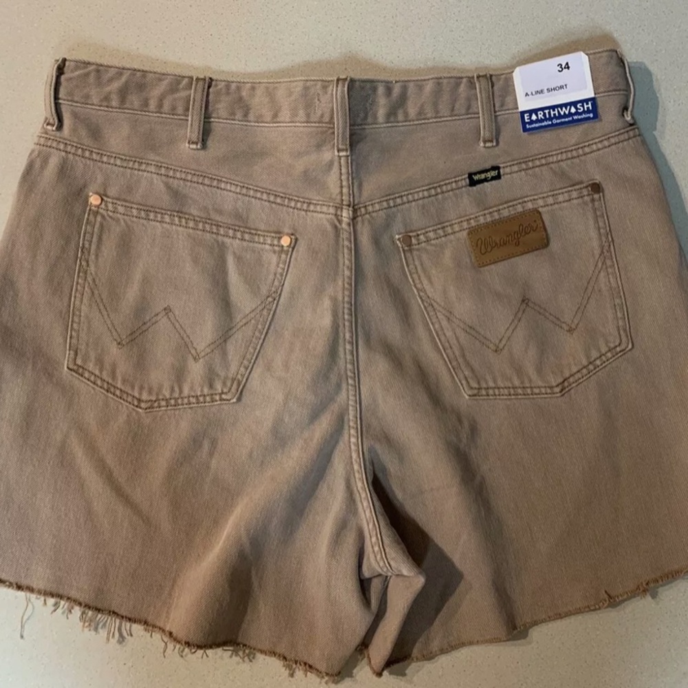 Wrangler Womens 34 A-Line Jean Shorts Fray Hem Earthwash High Rise Ochre Brown